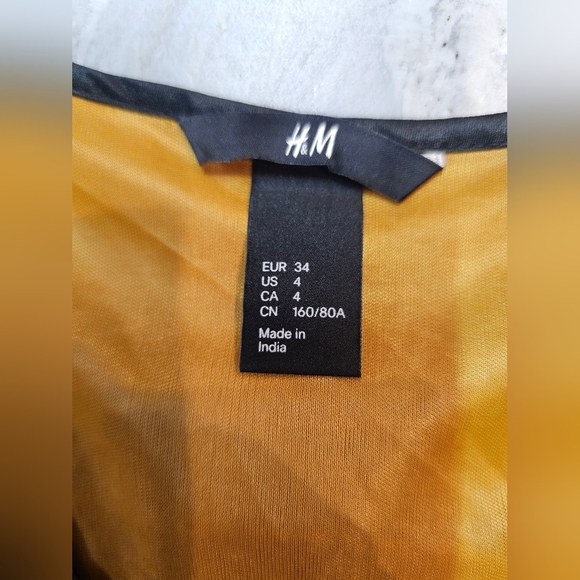 H&M Mustard Yellow Tiered Ruffle Mini Dress Size 4 Scalloped Hem Boho Sleeveless - Picture 5 of 8